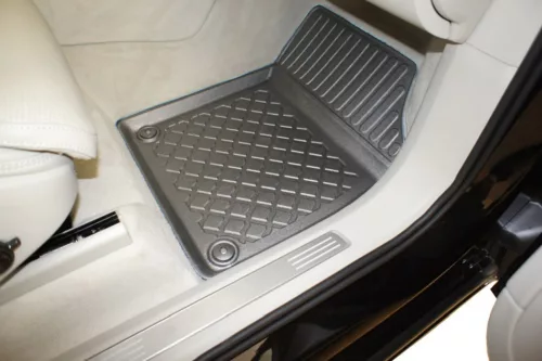 Volvo XC90 (2015-) Set de covorașe din cauciuc 3D cu margini înalte Aristar