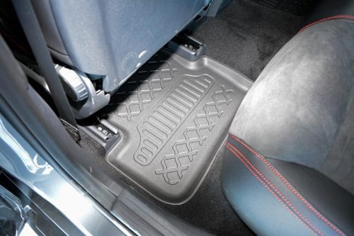 Mercedes A-Class (W176) (2012-2018) / B-Class (W246) (2011-2018) / CLA (C117) (2013-2019) / GLA (X156) (2014-2019) Set de covorașe din cauciuc 3D cu margini înalte Aristar