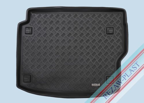 Kia XCee'd din 2019, cu un portbagaj din plastic cu dimensiuni exacte