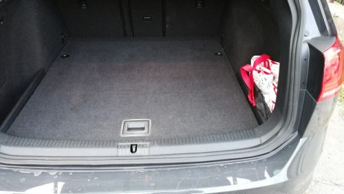 Volkswagen Golf (VII) Station Wagon (2012-2020) / Golf (VIII) Station Wagon (2019-) Covoraș pentru portbagaj Rezaw-Plast, cu dimensiuni precise
