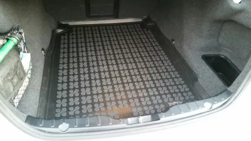 BMW 5 (F10) Sedan (2010-2017) Tava pentru portbagaj specifică dimensiunilor Rezaw-Plast cu margini înalte