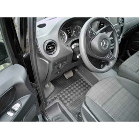   Mercedes Clasa C (W206/S206) Sedan/Break (2021-) Set covorașe din cauciuc Rigum